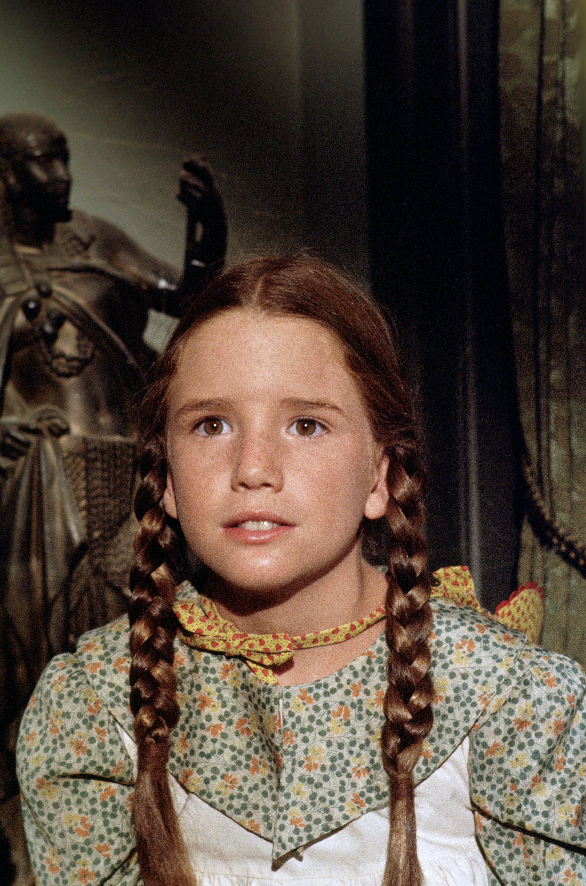 Melissa Gilbert plays Laura Ingalls Wilder in "Little House on the Prairie" on October 8, 1975. | Source: Getty Images