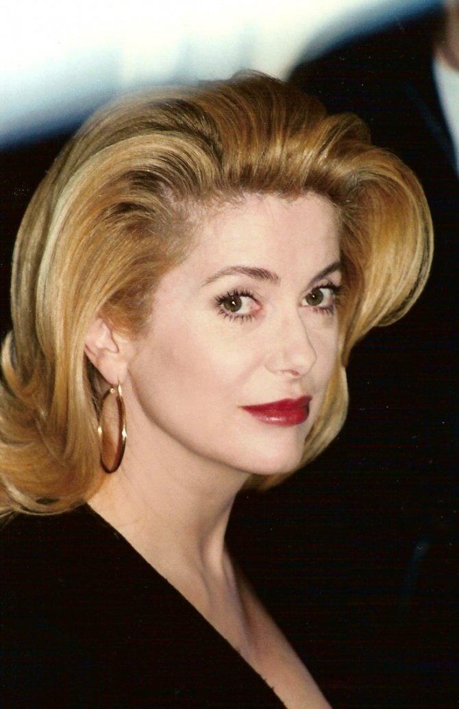 Portrait of Catherine Deneuve taken in 1995 | Source: Wikimedia Commons/ Georges Biard