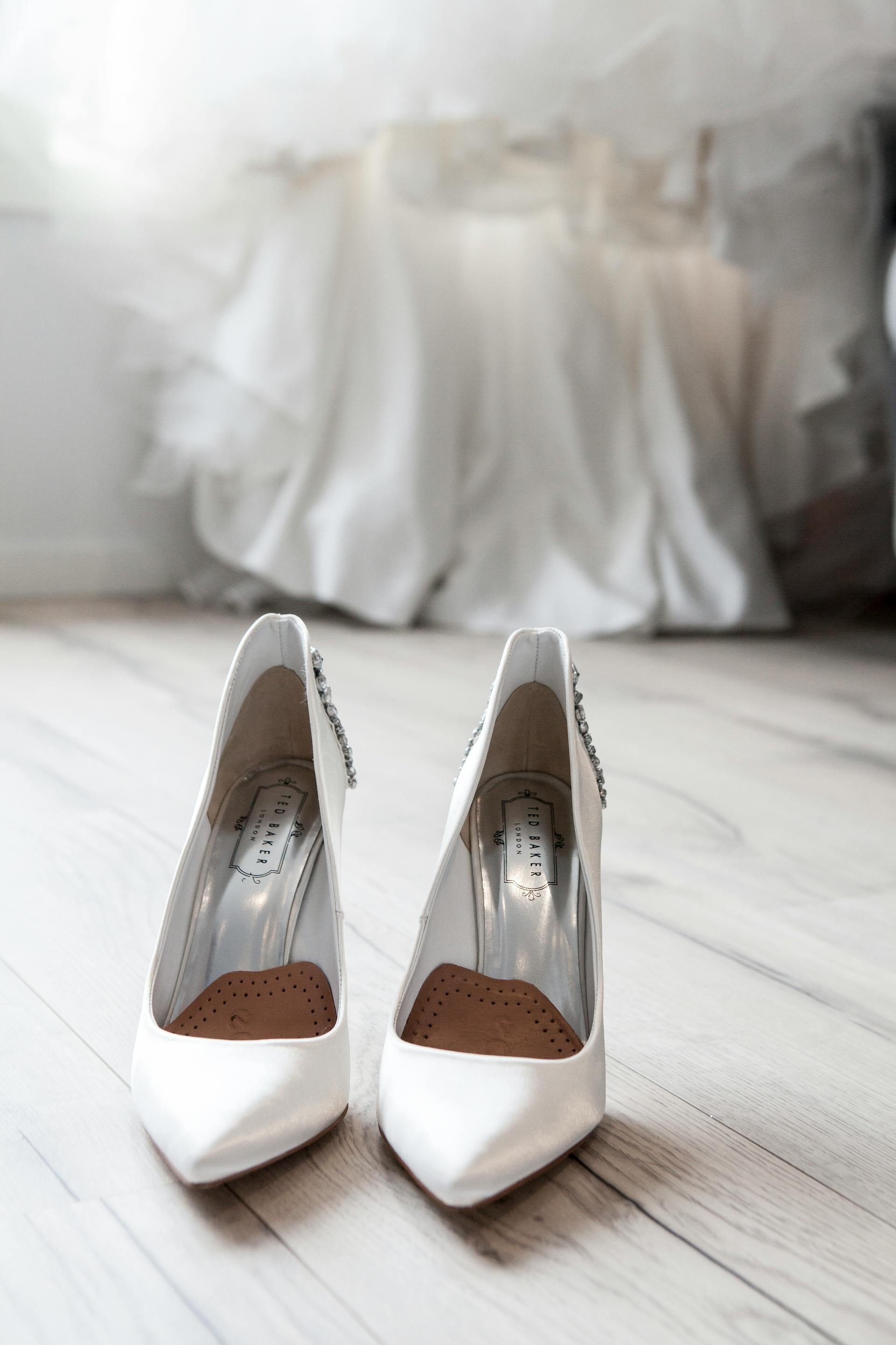 White bridal shoes | Source: Pexels
