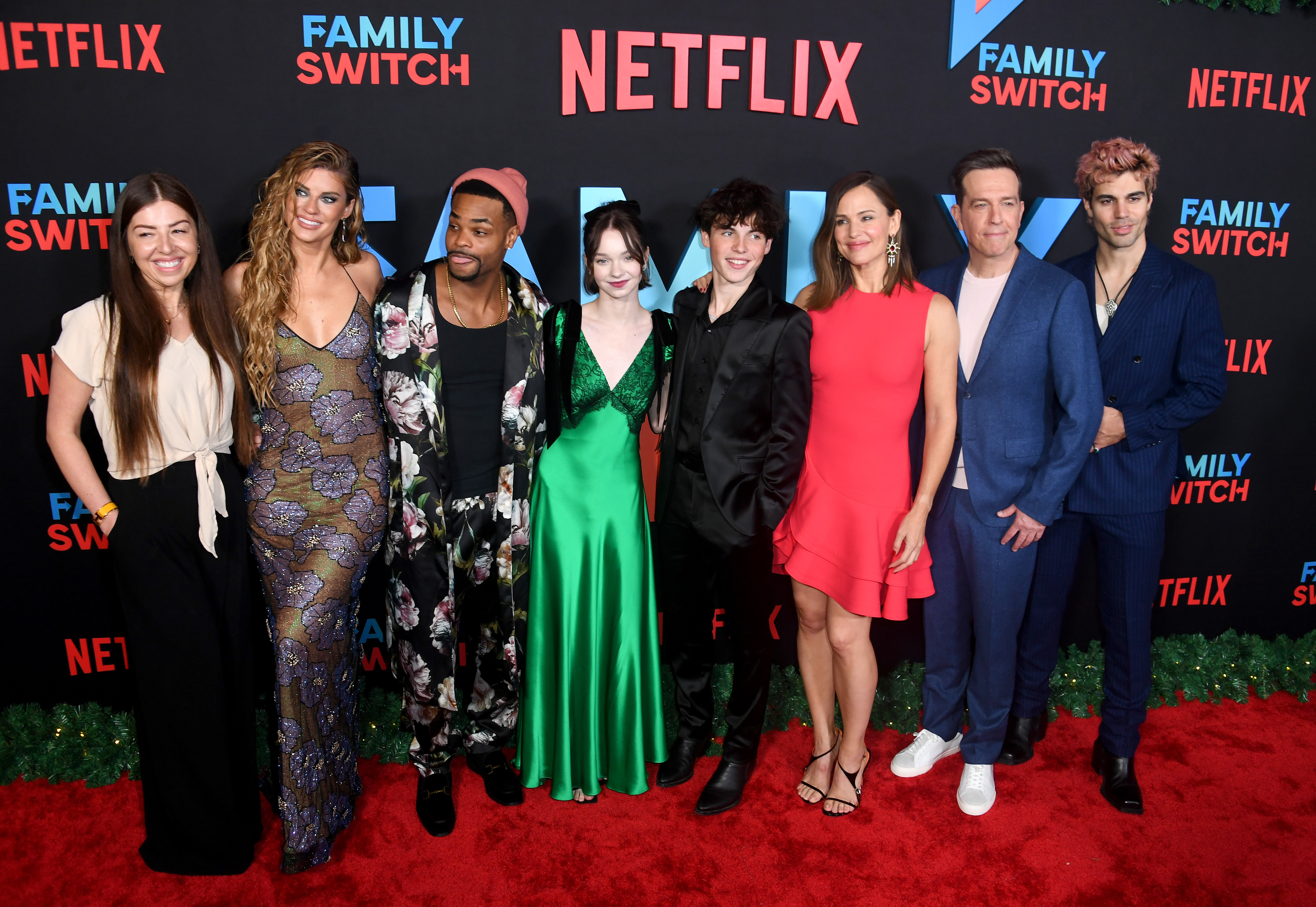 (L-R) Pinar Toprak, Hannah Stocking, Andrew Bachelor, Emma Myers, Brady Noon, Jennifer Garner, Ed Helms and Sebastian Quinn at the Los Angeles premiere of "Family Switch," 2023 | Source: Getty Images