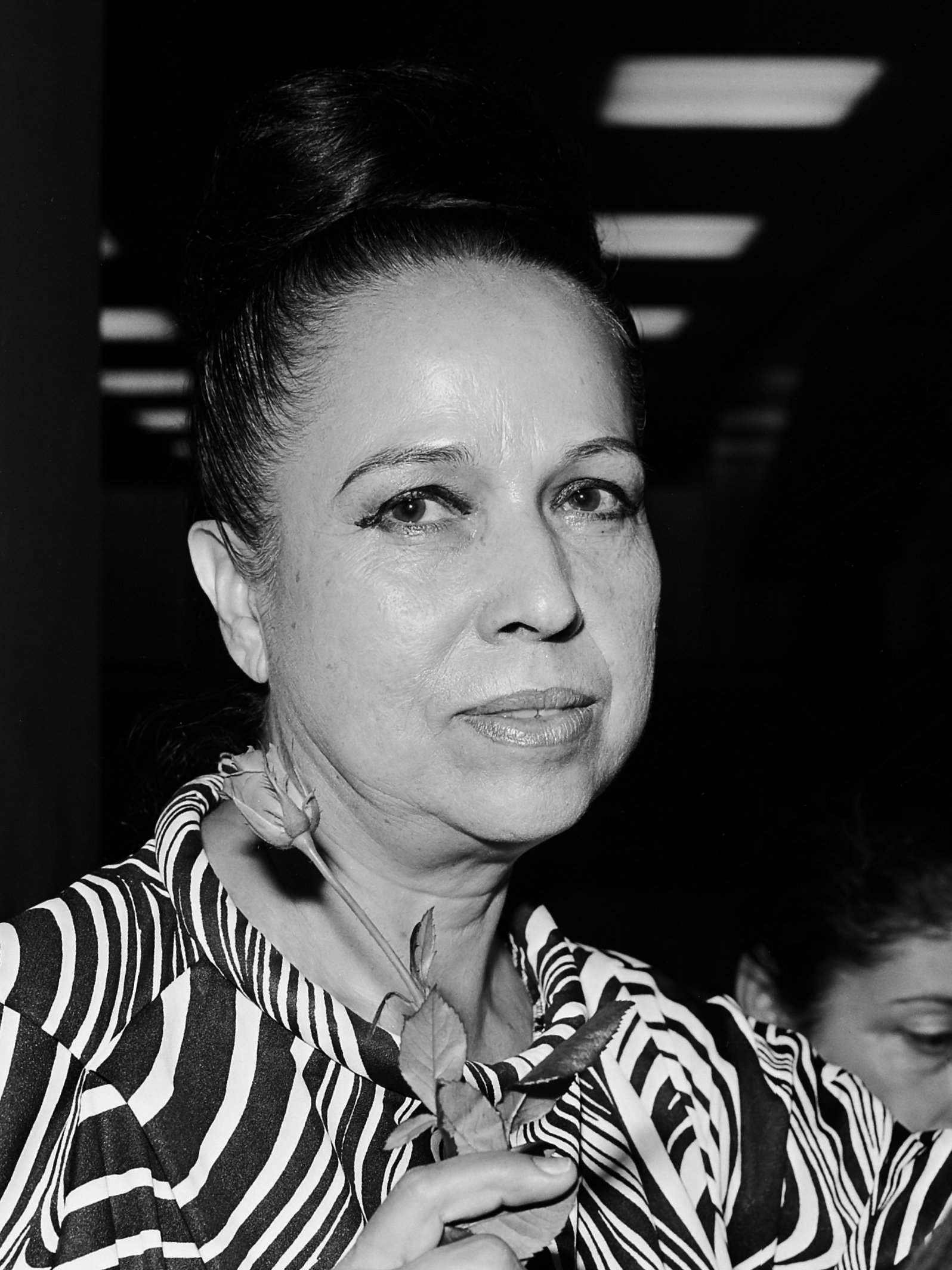 Amalia Hernández en su llega a Schiphol con el Ballet Folclórico de México. | Foto: Wikimedia Commons Amalia Hernández en su llega a Schiphol con el Ballet Folclórico de México. | Foto: Wikimedia Commons