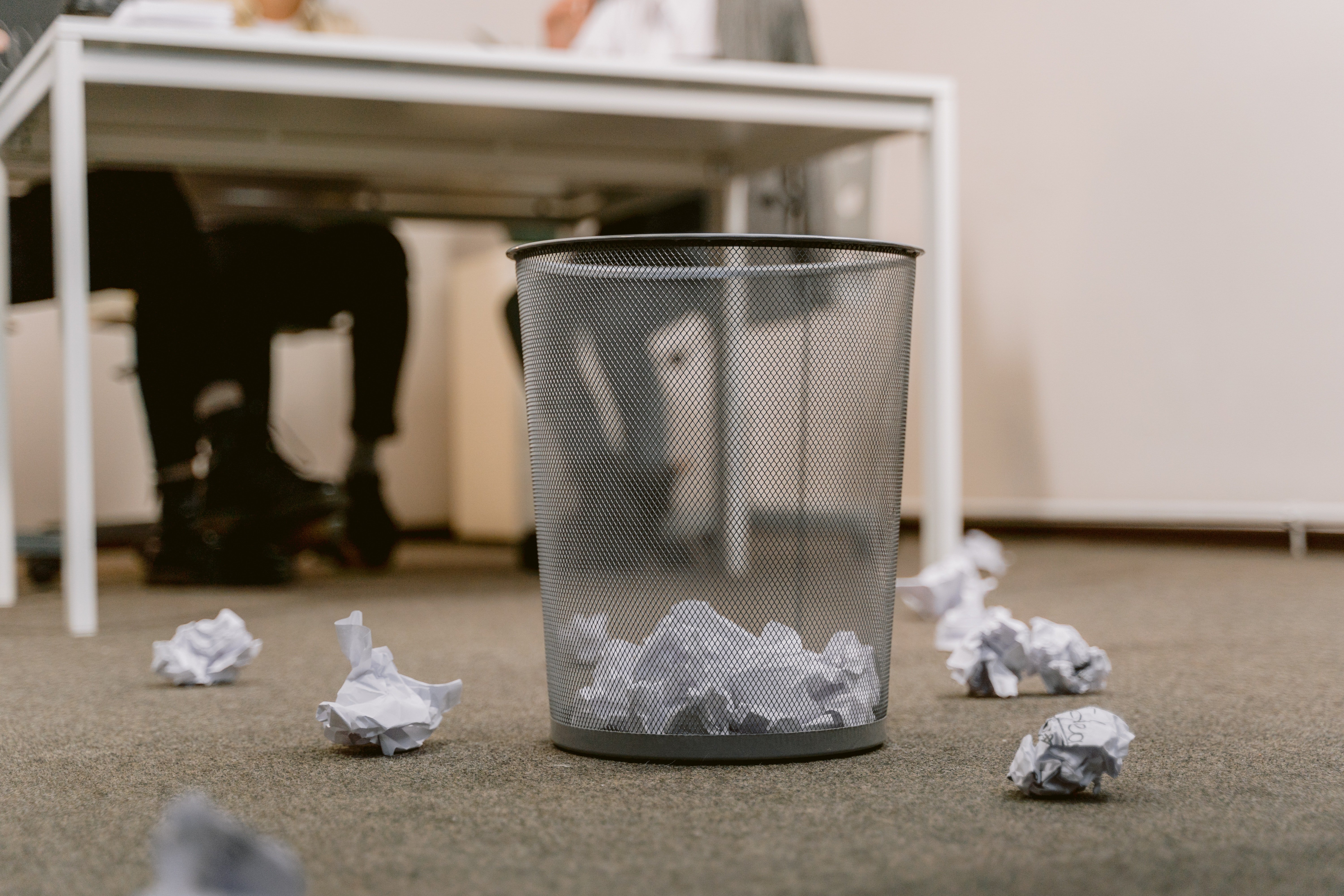 A guy thought Rita was answering back & he kicked the trash bin she held. | Source: Pexels