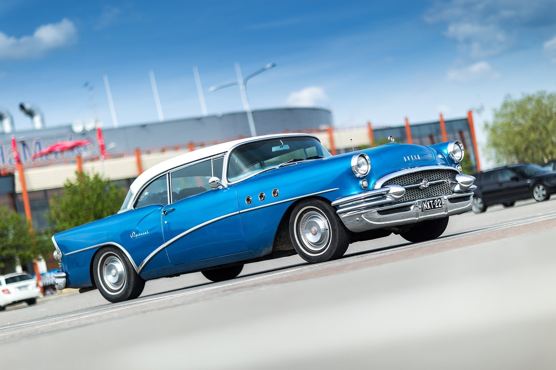A blue Buick. | Source: smarko/Pixabay 
