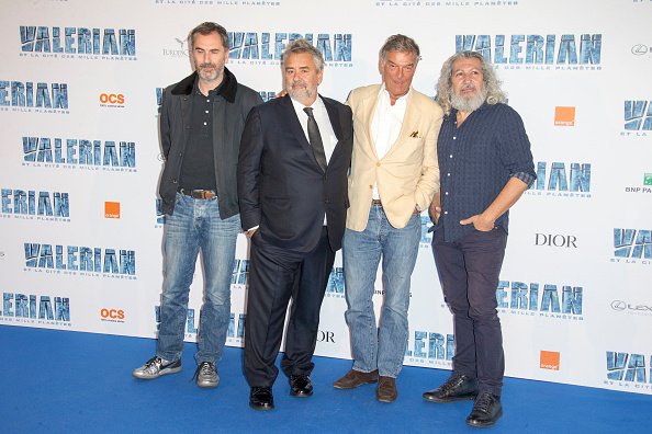 Benoit Haberg, Luc Besson, Benoit Jacquot et Alain Chabat assistent à la première de "Valerian et la Cité des Mille Planètes" à Paris. | Photo : GettyImage