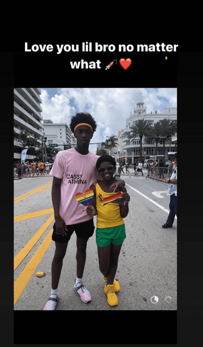 Screenshot of Zion Wade with brother, Zaire at the Miami Beach Gay Pride on Apr. 7, 2019. | Photo: Instagram Story/@zmane2