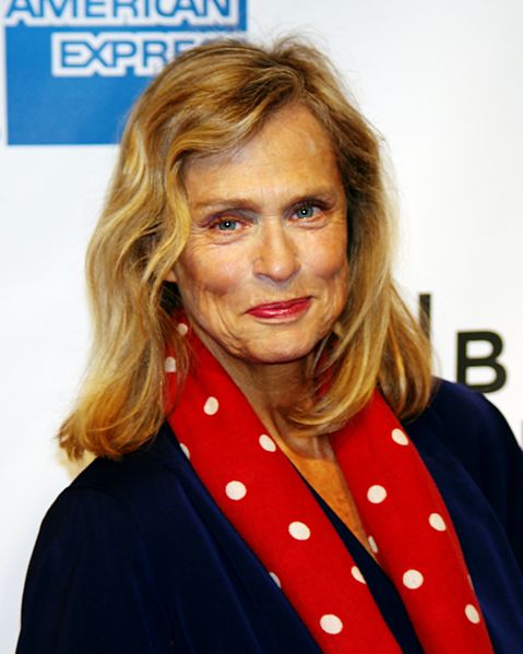 Lauren Hutton attending the premiere of The Union at the Tribeca Film Festival. | Source: Wikimedia Commons
