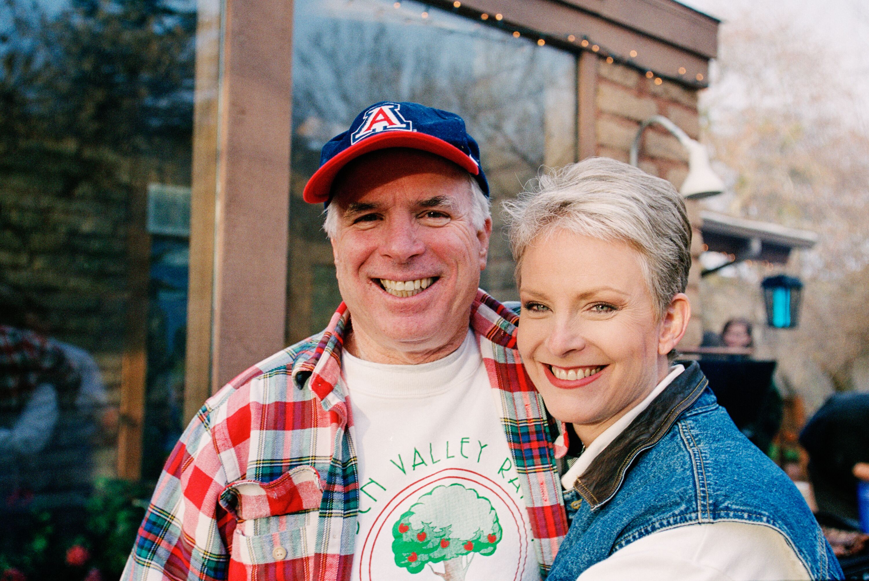 SEDONA, AZ -- MARCH 9: Presidential candidate John McCain (L) and his wife, Cindy McCain, smile for the camera at their family ranch, March 9, 2000 near Sedona, Arizona. (Photo by David Hume Kennerly/Getty Images)