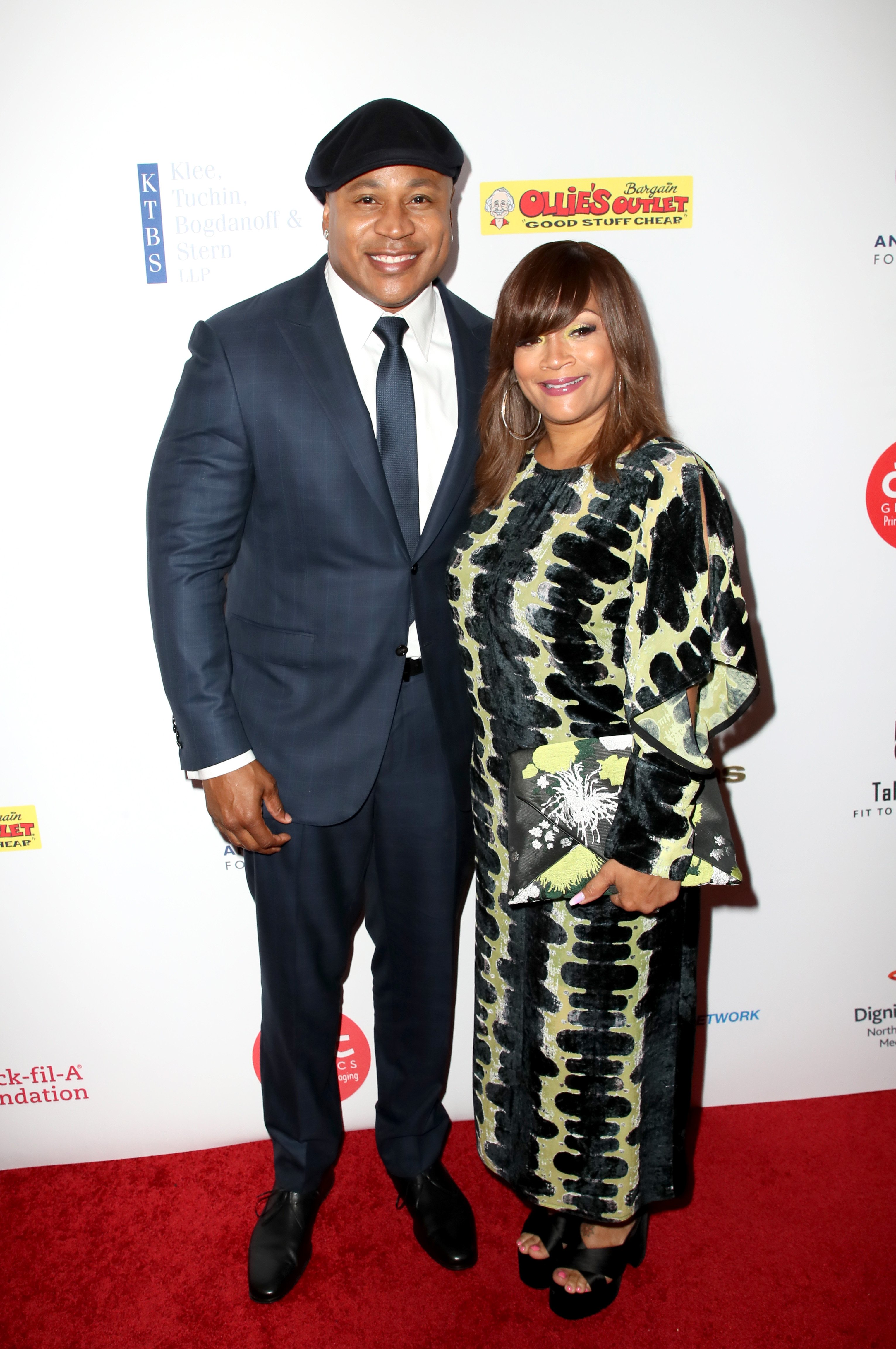 LL Cool J & Simone Smith at the Harold & Carole Pump Foundation Gala in California on Aug. 11, 2017 | Photo: Getty Images