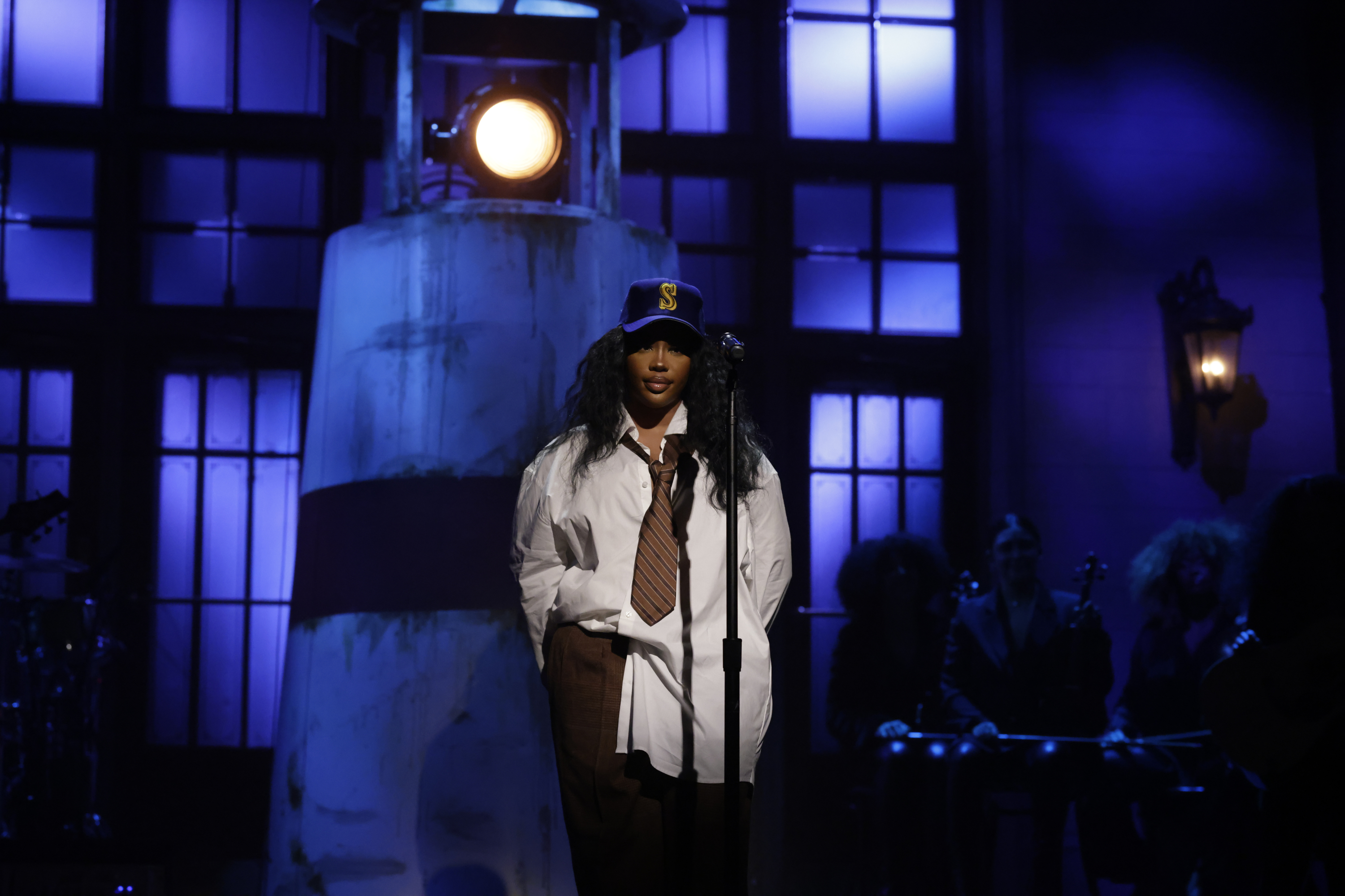 SZA is pictured as she performs "Blind" on "Saturday Night Live" on December 3, 2022 | Source: Getty Images