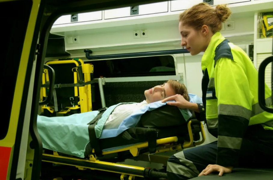 Unconscious man in ambulance car | Source: Shutterstock