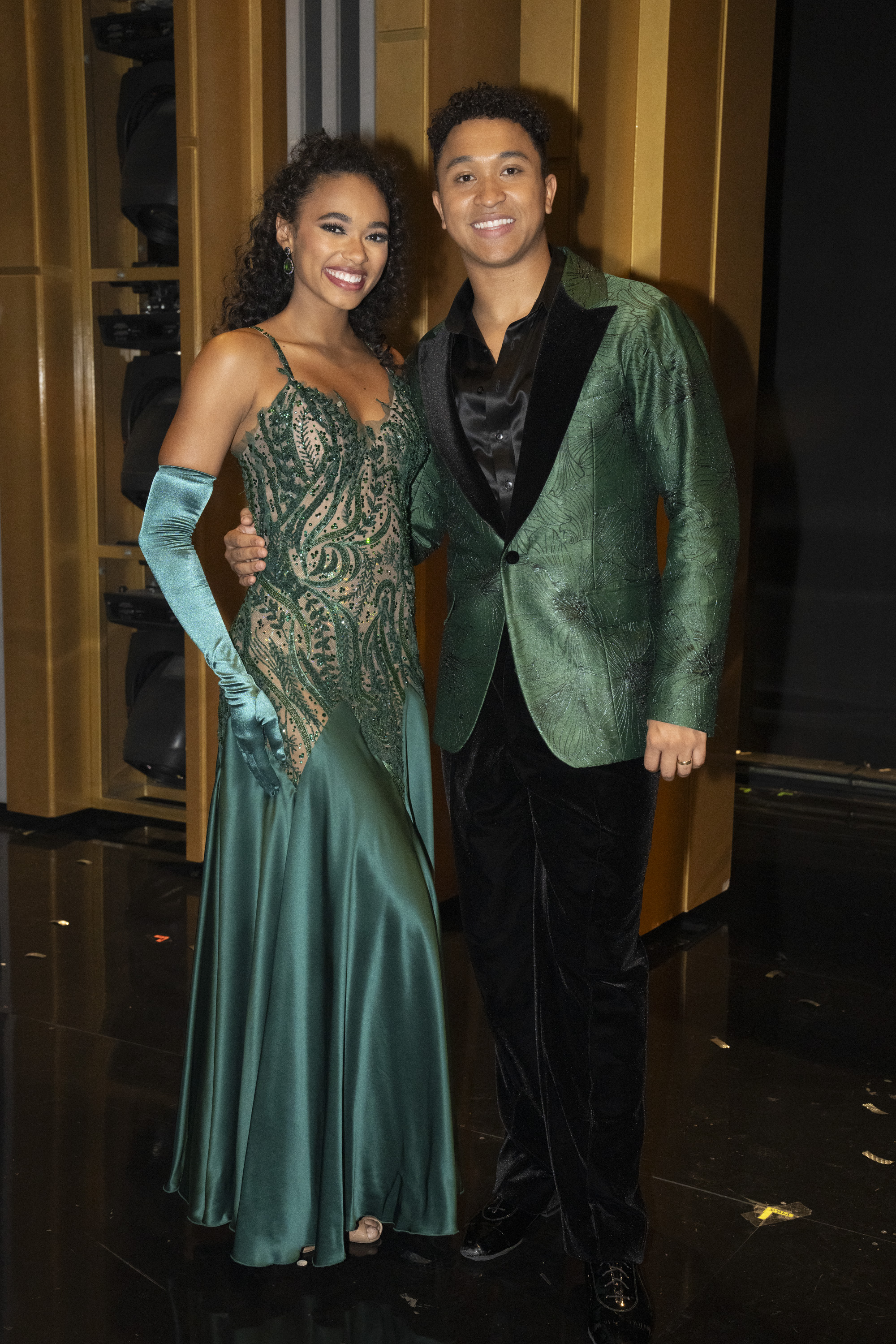 Chander Kinney and Brandon Armstrong on "DWTS" semifinals on November 19, 2024 | Source: Getty Images