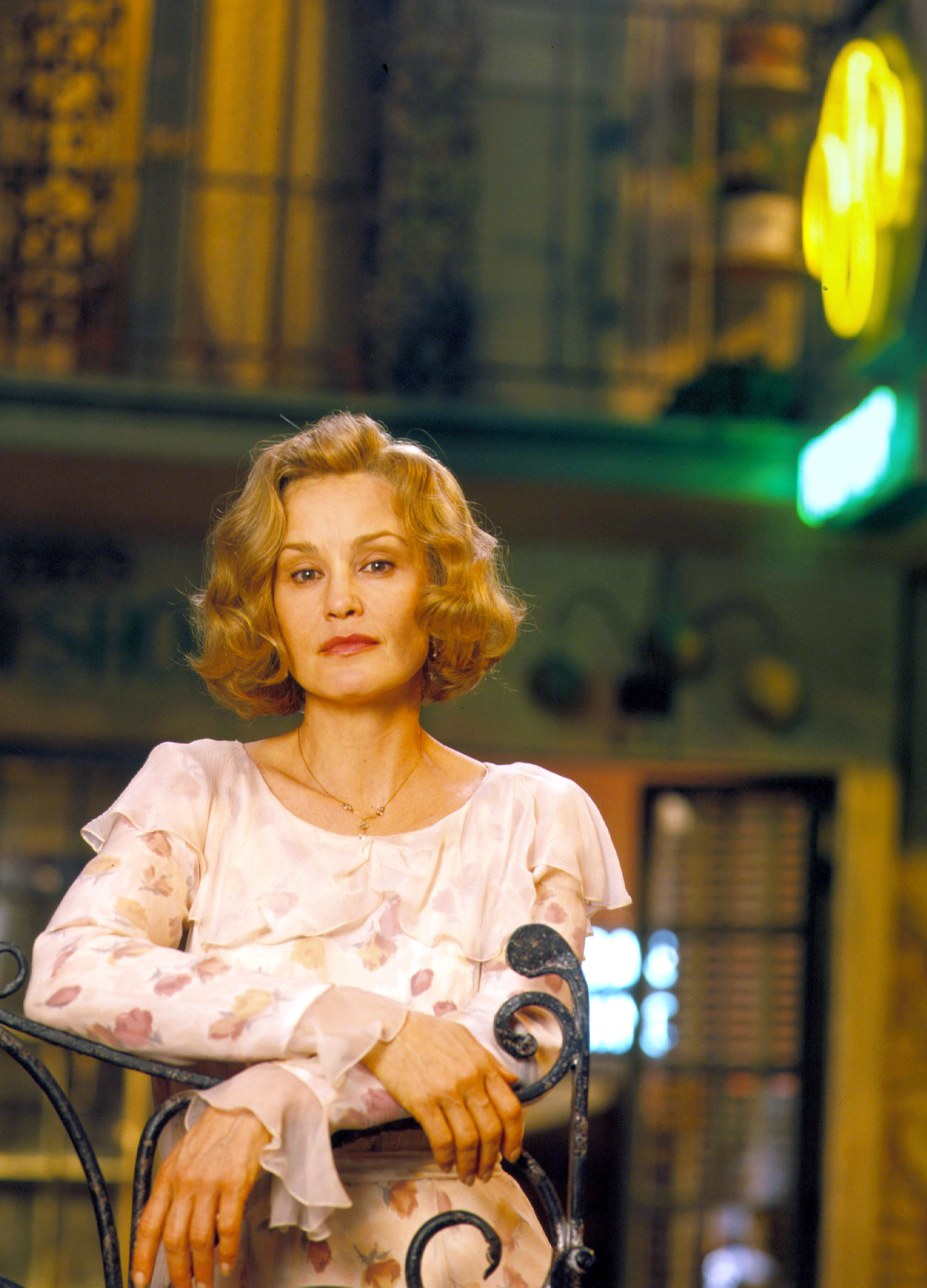 Jessica Lange stars as Blanche DuBois in the CBS television production of Tennessee Williams' play "A Streetcar Named Desire" in 1995 | Source: Getty Images