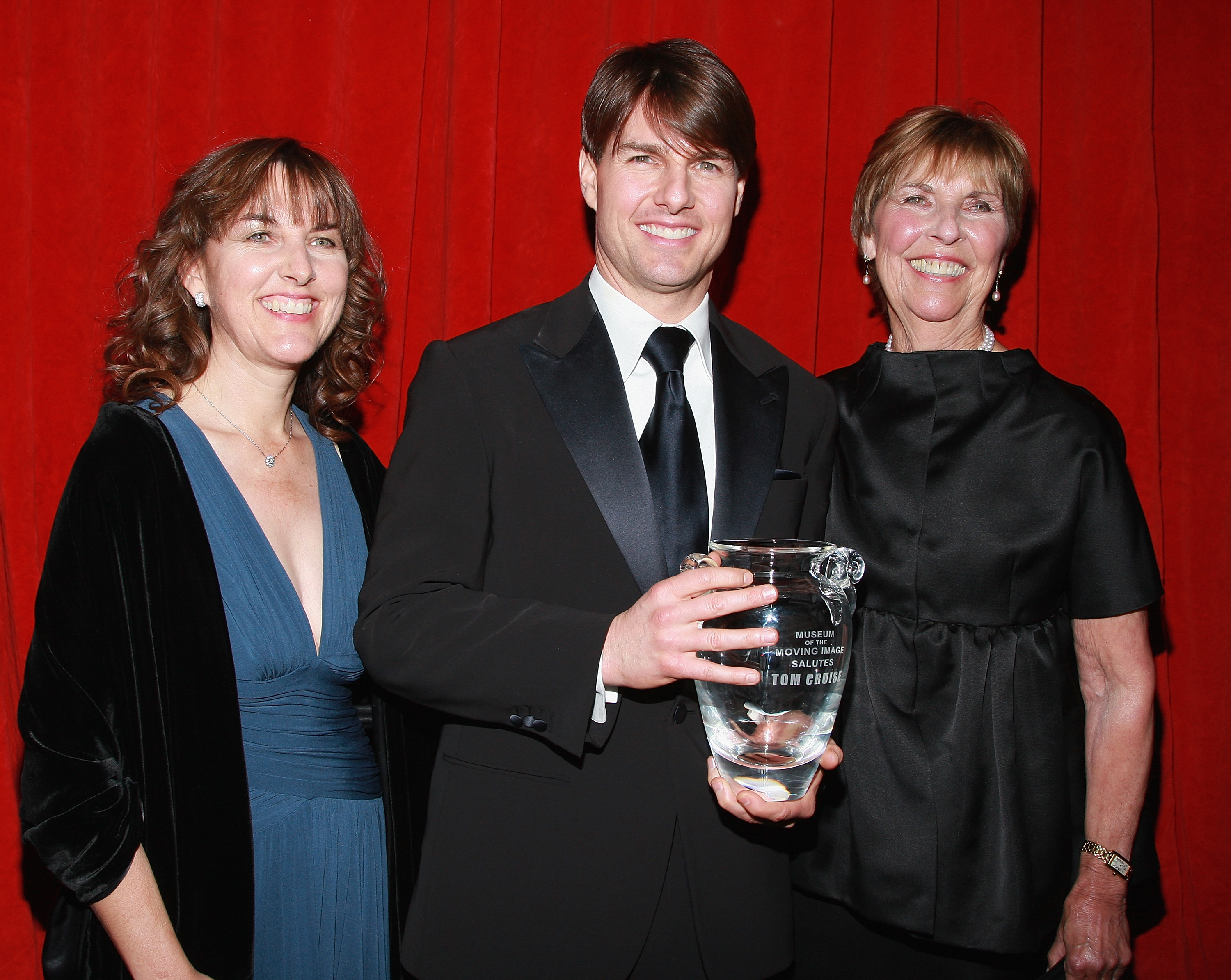 Lee Anne DeVette, Tom Cruise und Mary Lee Pfeiffer beim 23rd Annual Museum of the Moving Image Black Tie Salute in New York City, 2007 | Quelle: Getty Images