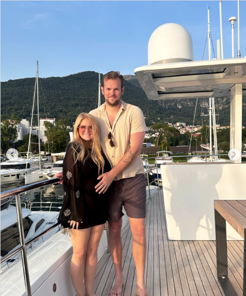 Morgan McGlynn Carr with her husband, dated December 2, 2024 | Source: Instagram/morgancheeses