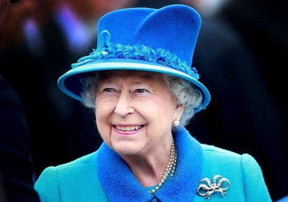 Queen Elizabeth II at Tweedbank Station on September 9, 2015 in Tweedbank, Scotland | Photo: Getty Images