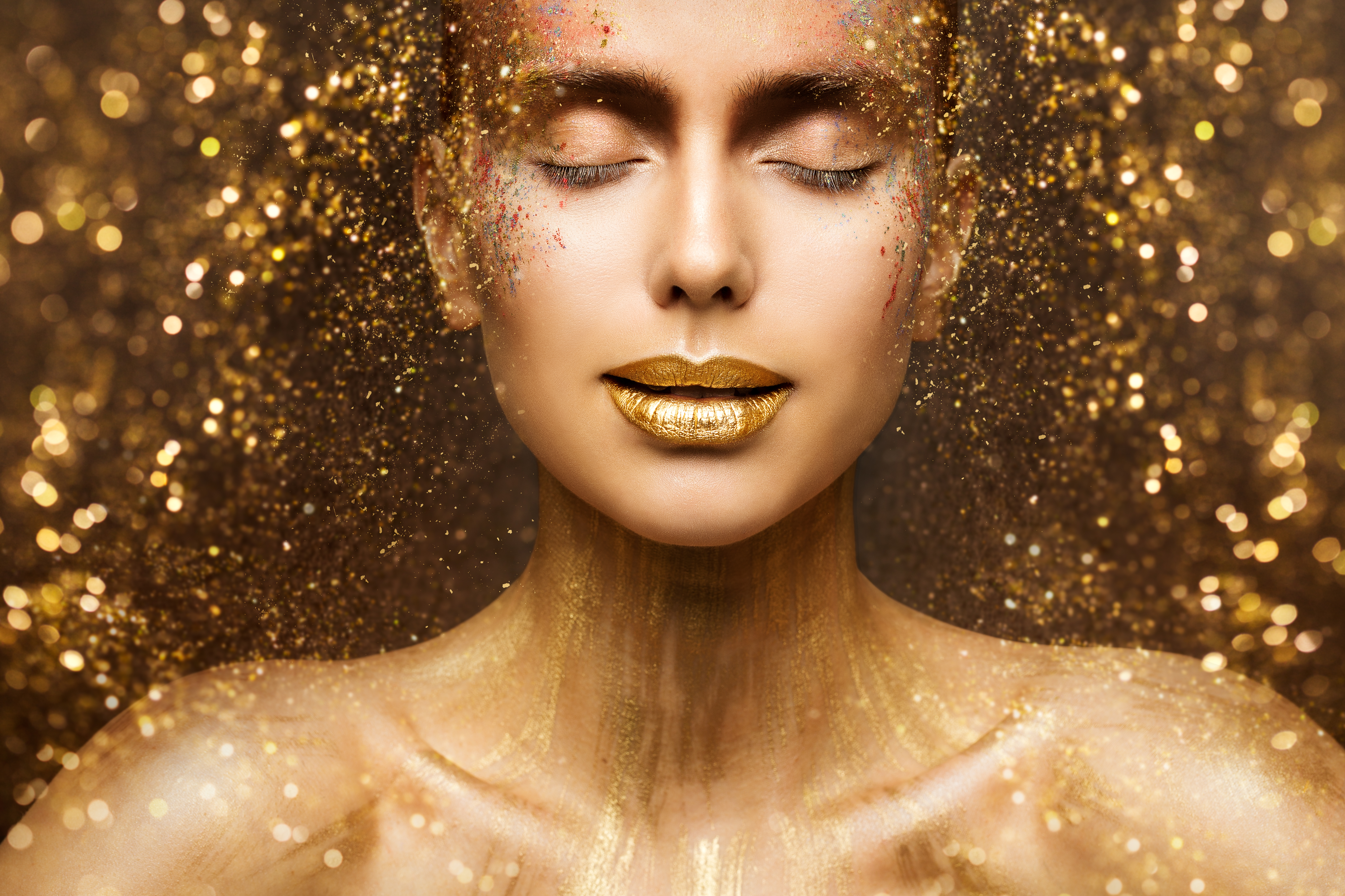 Woman covered in gold. | Source: Getty Images