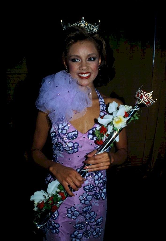  Vanessa Williams poses for photographs after becoming the 63rd Miss America and the first black in the history of the pageant, September 17, 1983. | Photo: Getty Images.