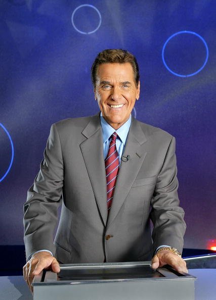 Chuck Woolery poses on the "Lingo" set on October 22, 2003 in Los Angeles | Source: Getty Images