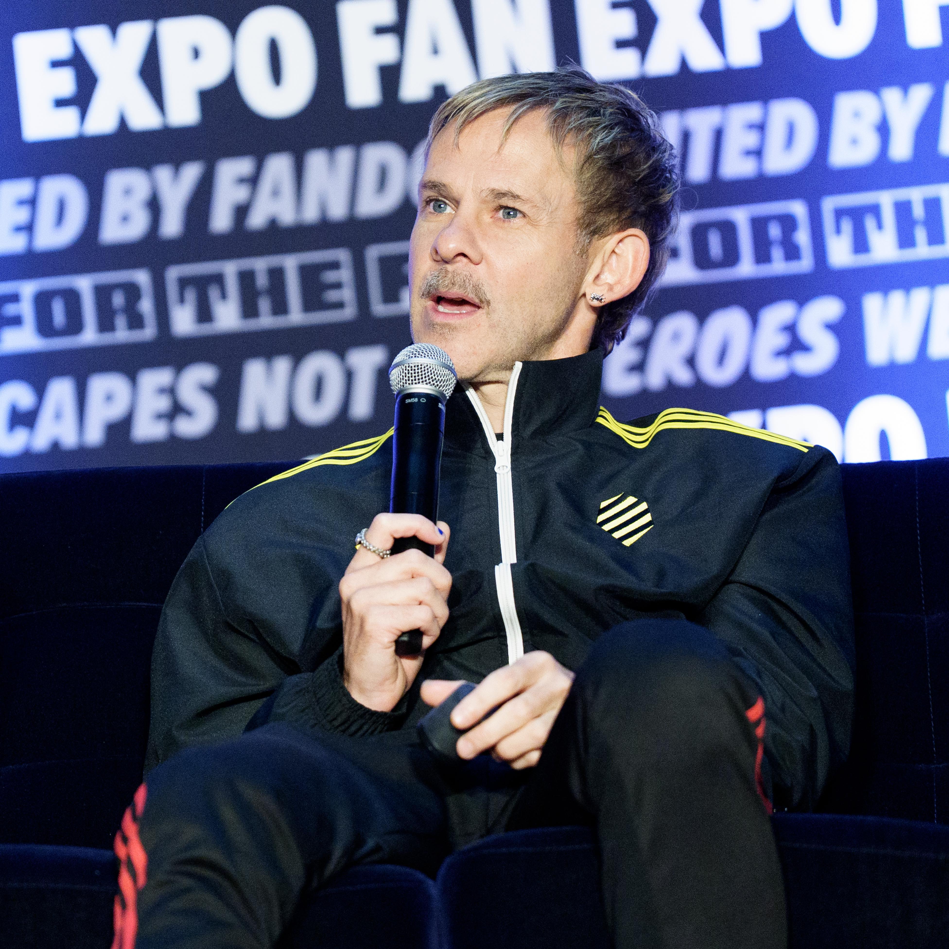 On January 10, 2026, Dominic Monaghan appeared on stage at the FAN EXPO in New Orleans, Louisiana, dressed in a sporty zip-up tracksuit and speaking with energy and candour. With a distinct style and laid-back confidence, he embraced his enduring place in fantasy history while continuing to engage passionately with fans new and old.