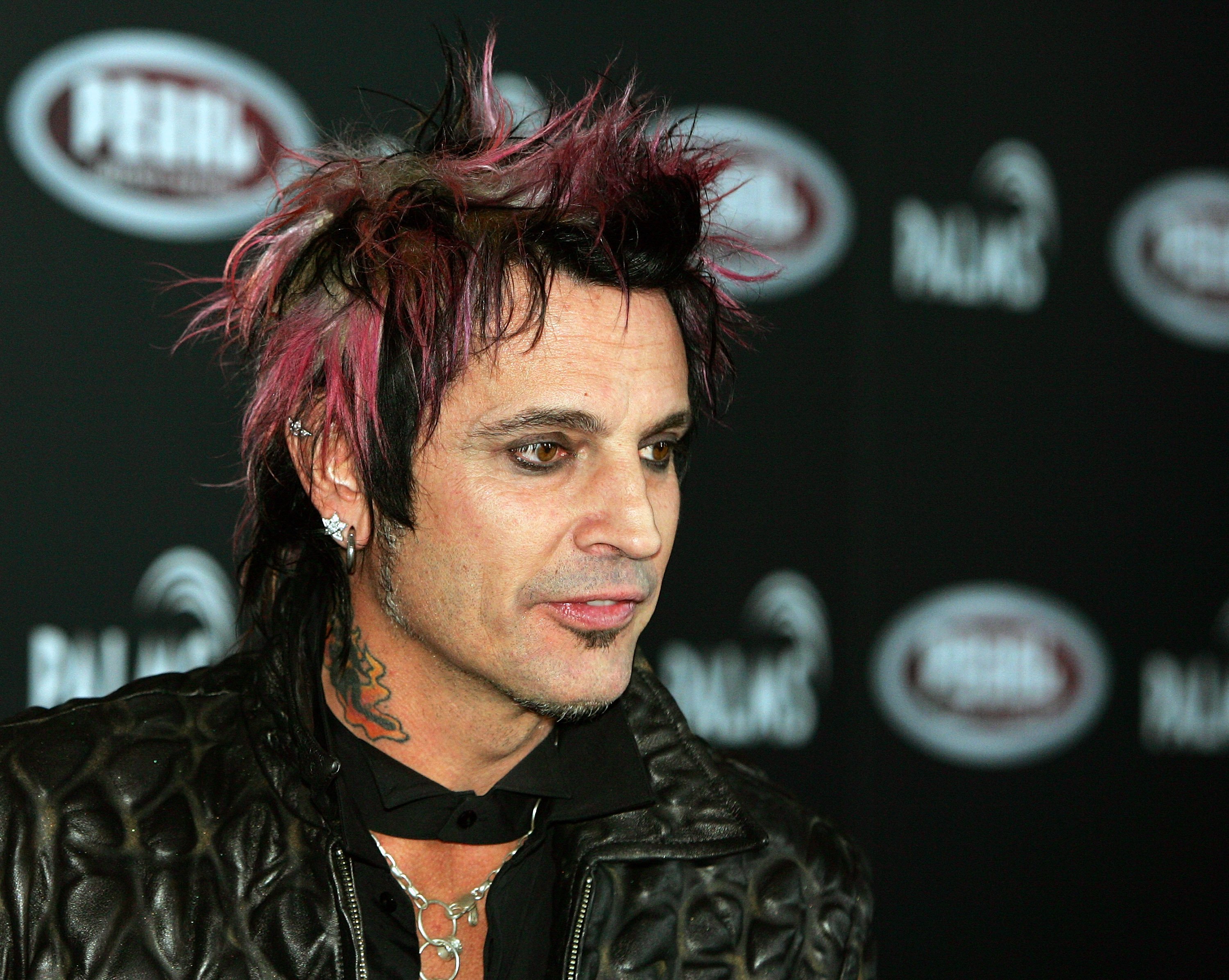 Tommy Lee arrives at the Palms Casino Resort April 21, 2007, in Las Vegas, Nevada. | Source: Getty Images.