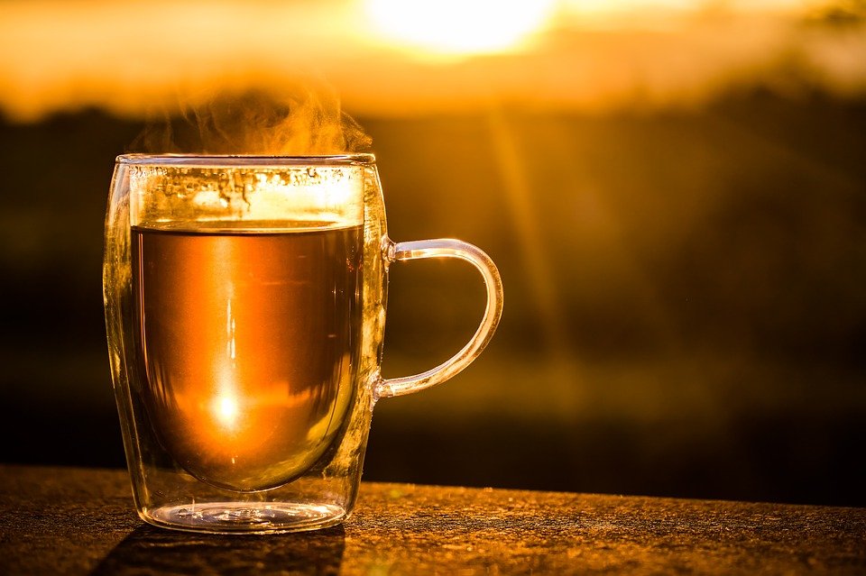 Taza de té caliente / Imagen tomada de: Pixabay