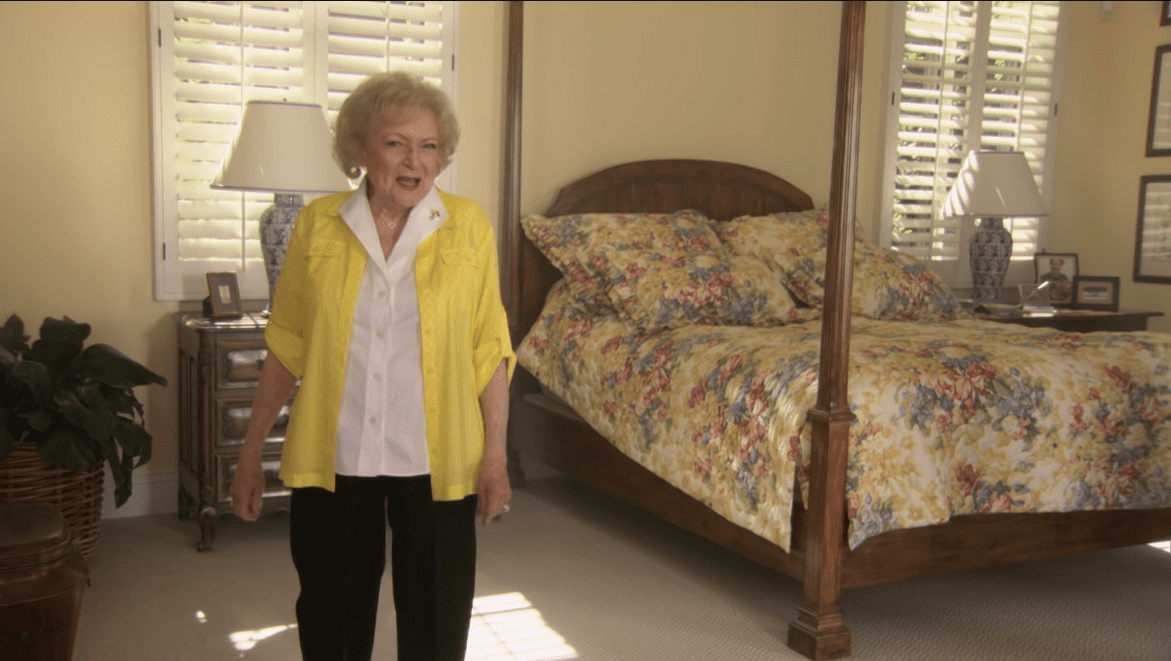 Betty White in her bedroom in her Brentwood, California home | Source: Youtube.com/Kinetic tv