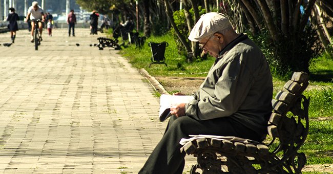Un vieux homme. | Photo : Pixabay