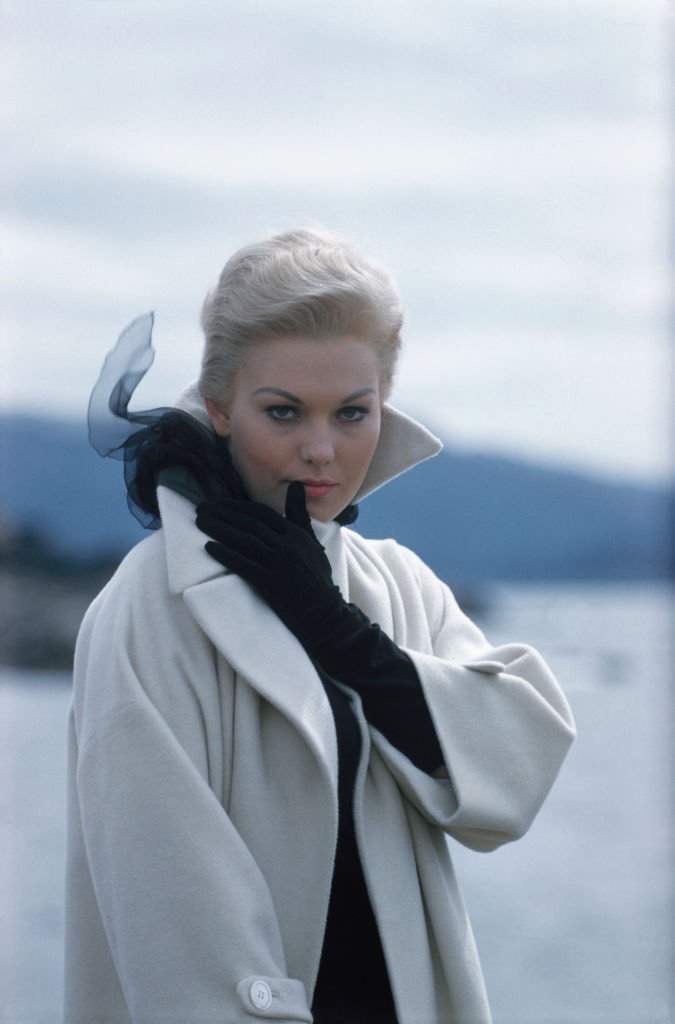 Kim Novak on the set of the 1958 film "Vertigo" on October 12, 1957. | Photo: Getty Images