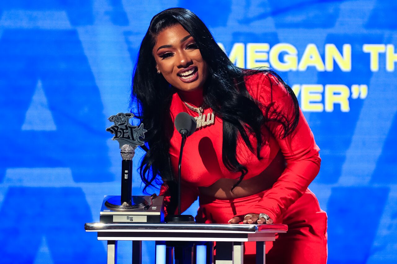 Megan Thee Stallion speaks onstage at the BET Hip Hop Awards 2019 at Cobb Energy Center on October 5, 2019 in Atlanta, Georgia | Photo: Getty Images