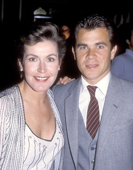 Helen Reddy and Milton Ruth pose for photographs on July 9, 1986 at the Beverly Hilton Hotel in Beverly Hills, California. | Photo: Getty Images