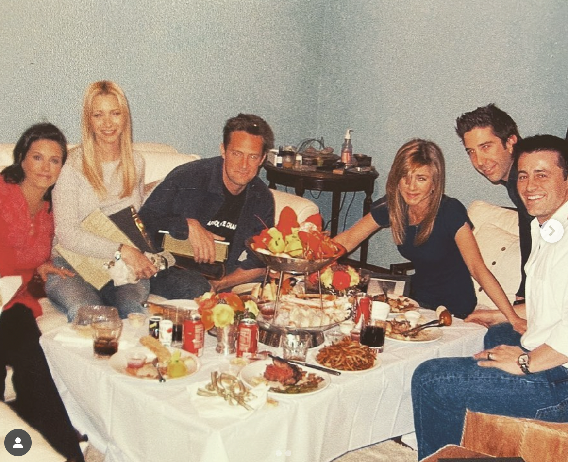 The cast of "Friends" from a post dated January 24, 2020. | Source: Instagram/courteneycoxofficial