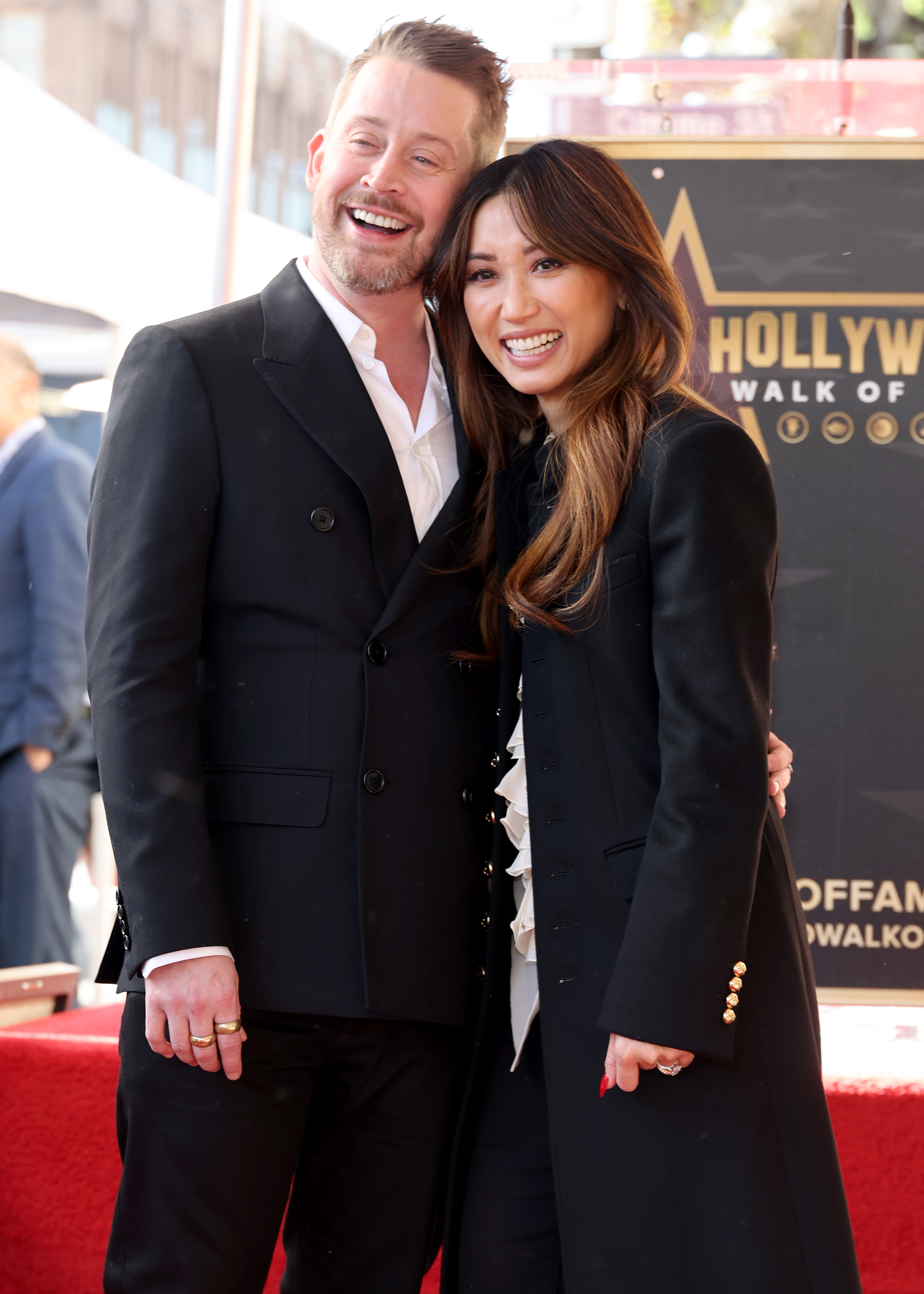 Macaulay Culkin and Brenda Song on the Hollywood Walk of Fame on December 1, 2023 | Source: Getty Images