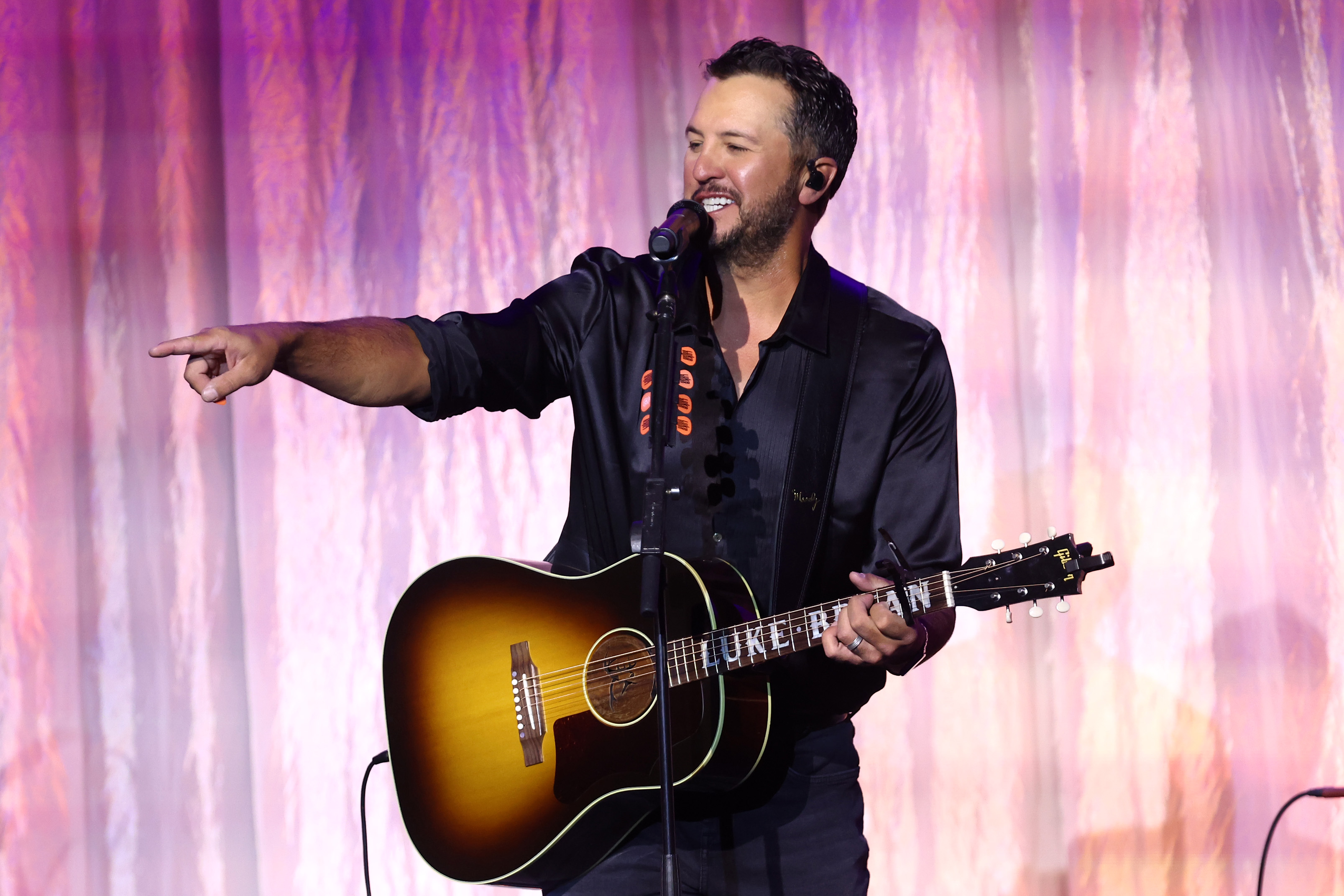 Luke Bryan performing during the 28th Annual UCLA Jonsson Cancer Center Foundation's "Taste For A Cure" event on May 2, 2025, in Beverly Hills, California. | Source: Getty Images