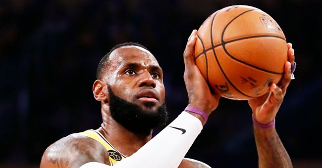 Check Out LeBron James' Toned Body as He Reads a Book During a Training ...