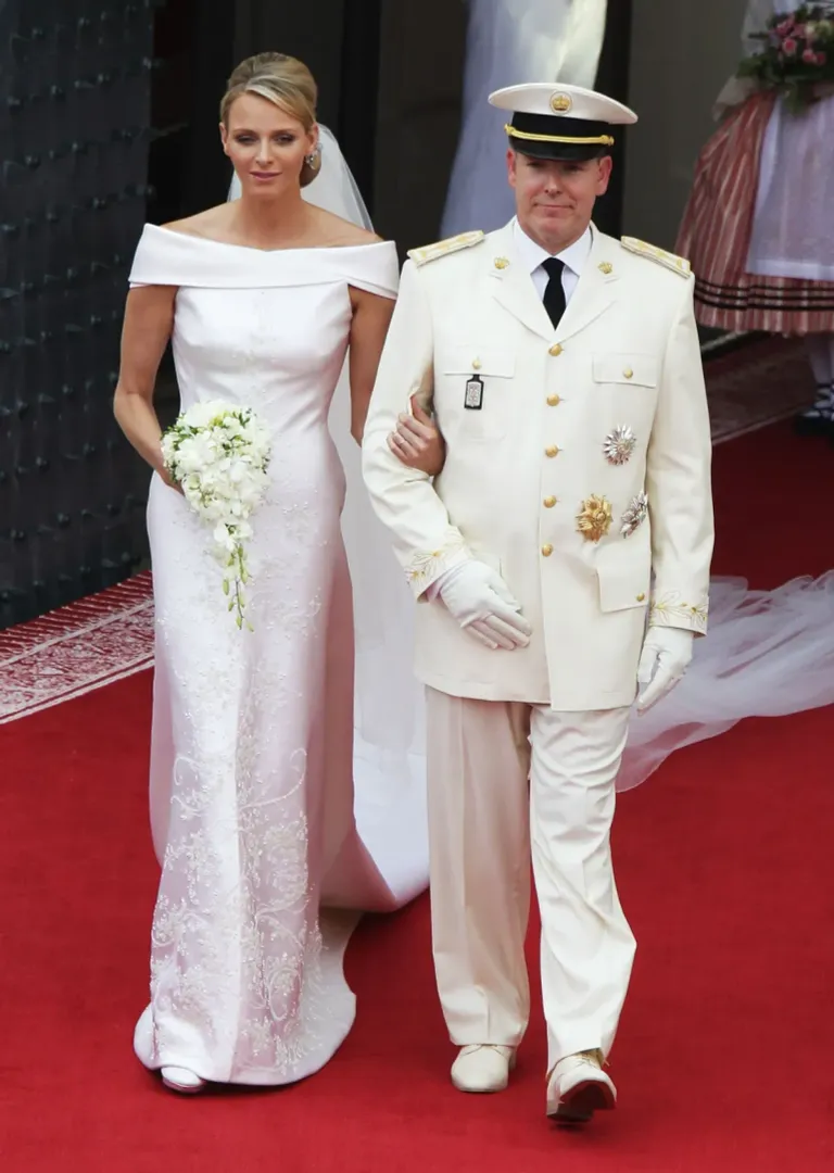 La princesse Charlène Wittstock et le prince Albert de Monaco, le jour de leur mariage | photo: Getty Images
