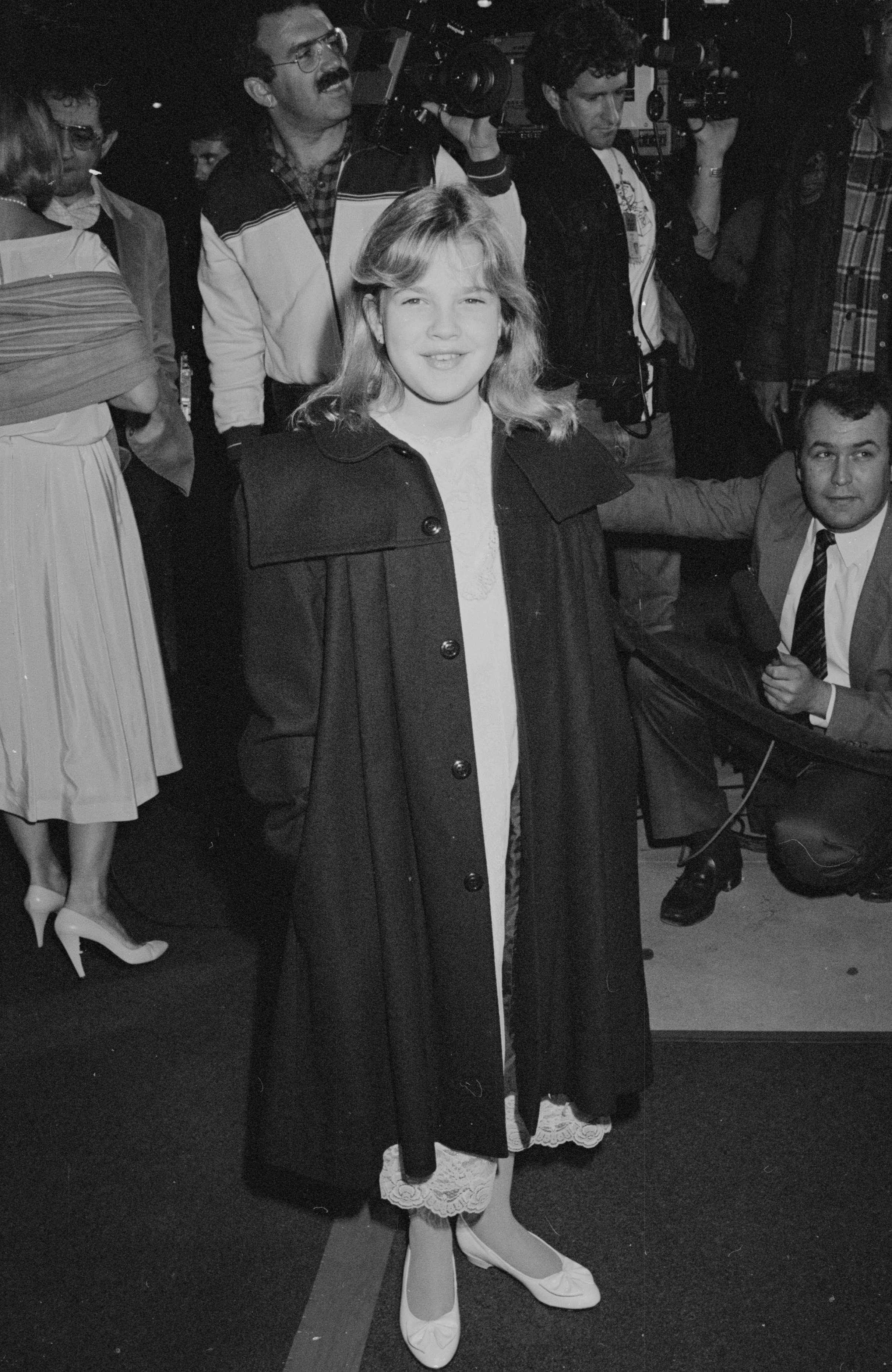 Drew Barrymore posa para un retrato en 1980 en Los Ángeles. | Foto: Getty Images