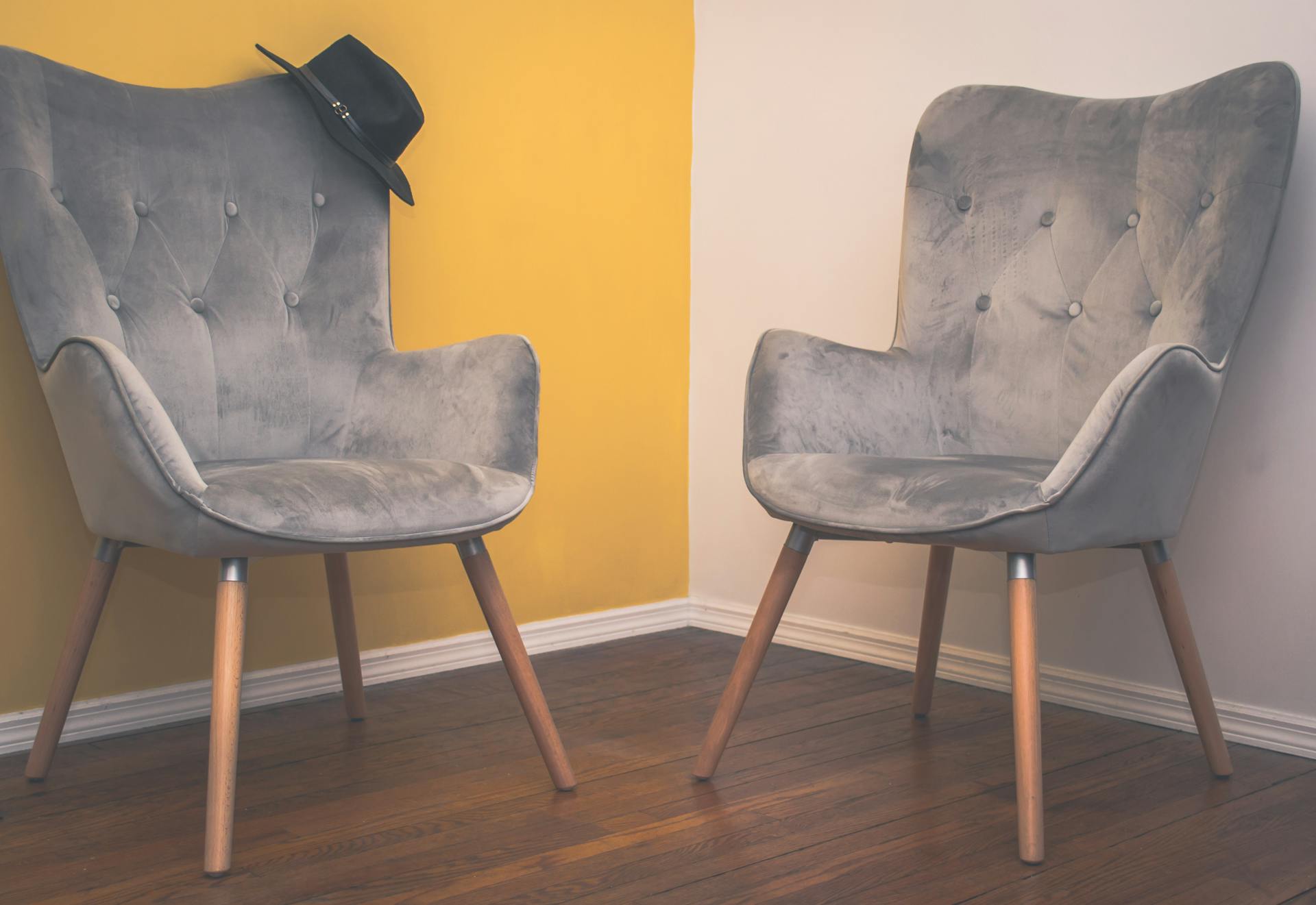 Two suede armchairs | Source: Pexels