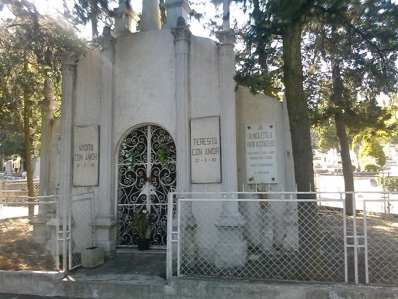 Tumba de Blanca Estela Pavón en Ciudad de México. | Foto: Wikipedia.