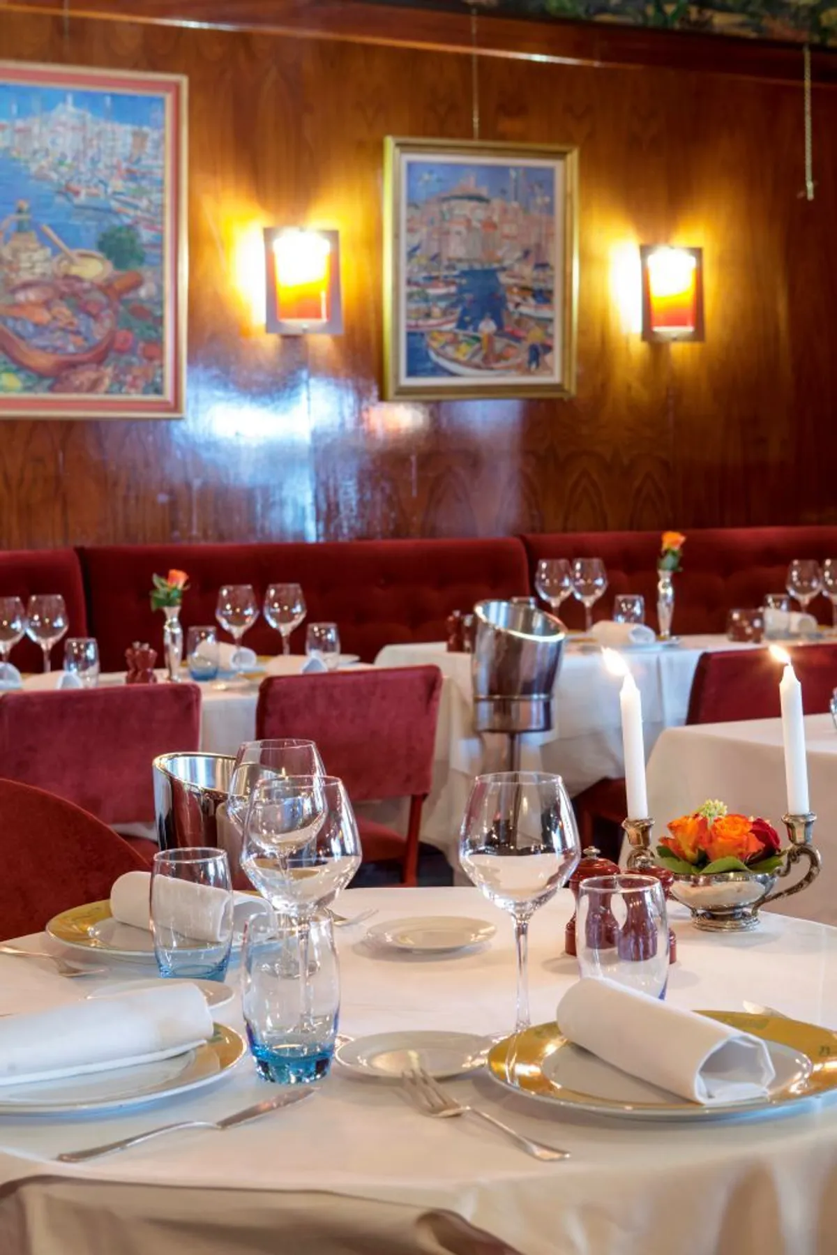 Ein feines Restaurant ohne Gäste. | Source: Shutterstock