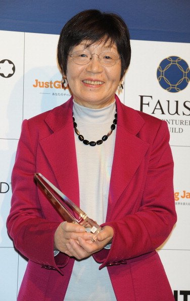 Junko Tabei nimmt an der Preisverleihung der Faust Adventures' Guild im Theatre Cybird am 5. Dezember 2012 in Tokio teil | Quelle: Getty Images