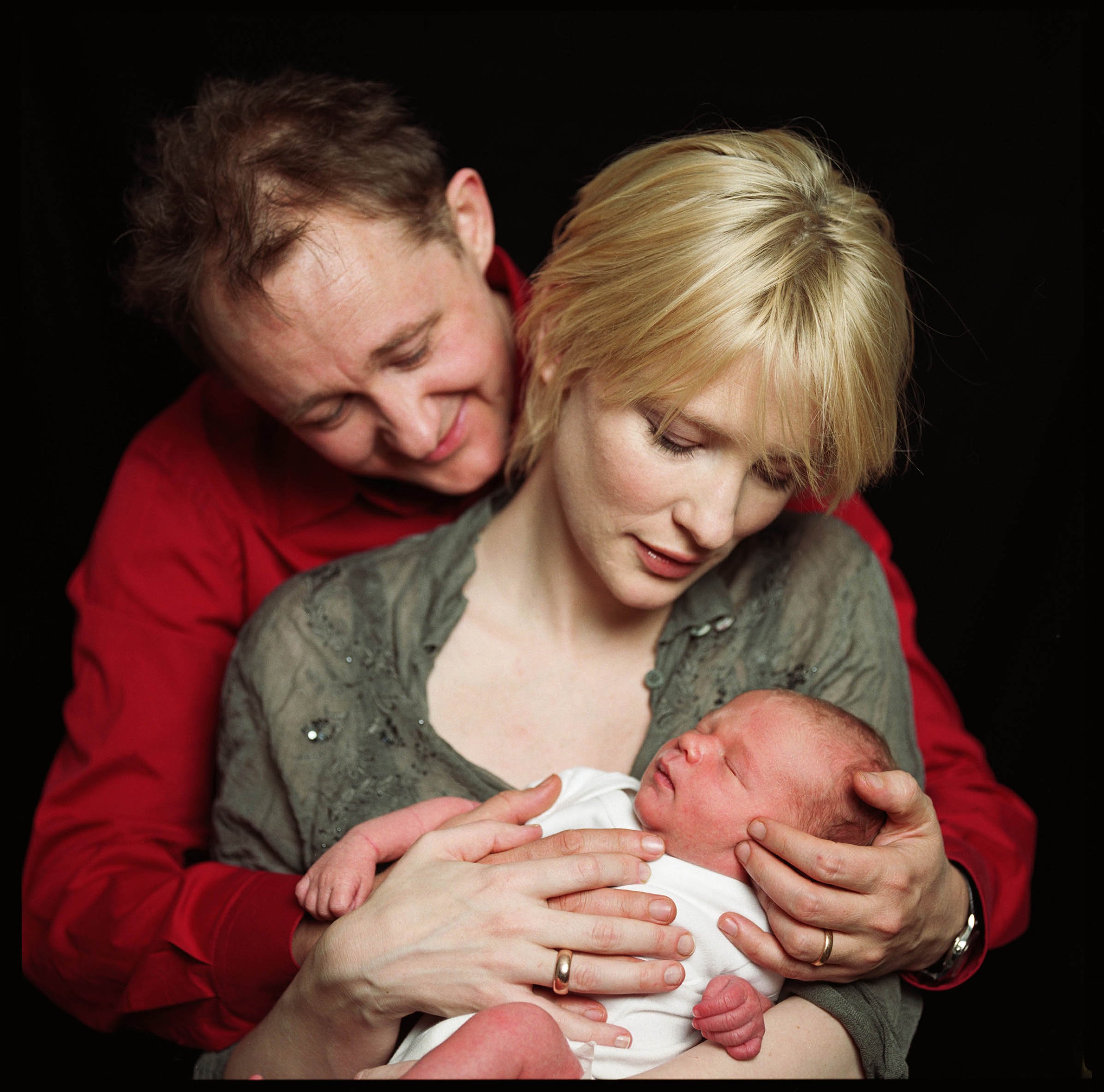 Cate Blanchett and. Andrew Upton smile with their first child, Dashiell John, the week of December 3, 2001, in London, England. | Source: Getty Images