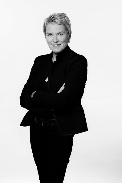 Elise Lucet pose lors d'une séance photo à Paris le 13 octobre 20170| Photo : Getty Images