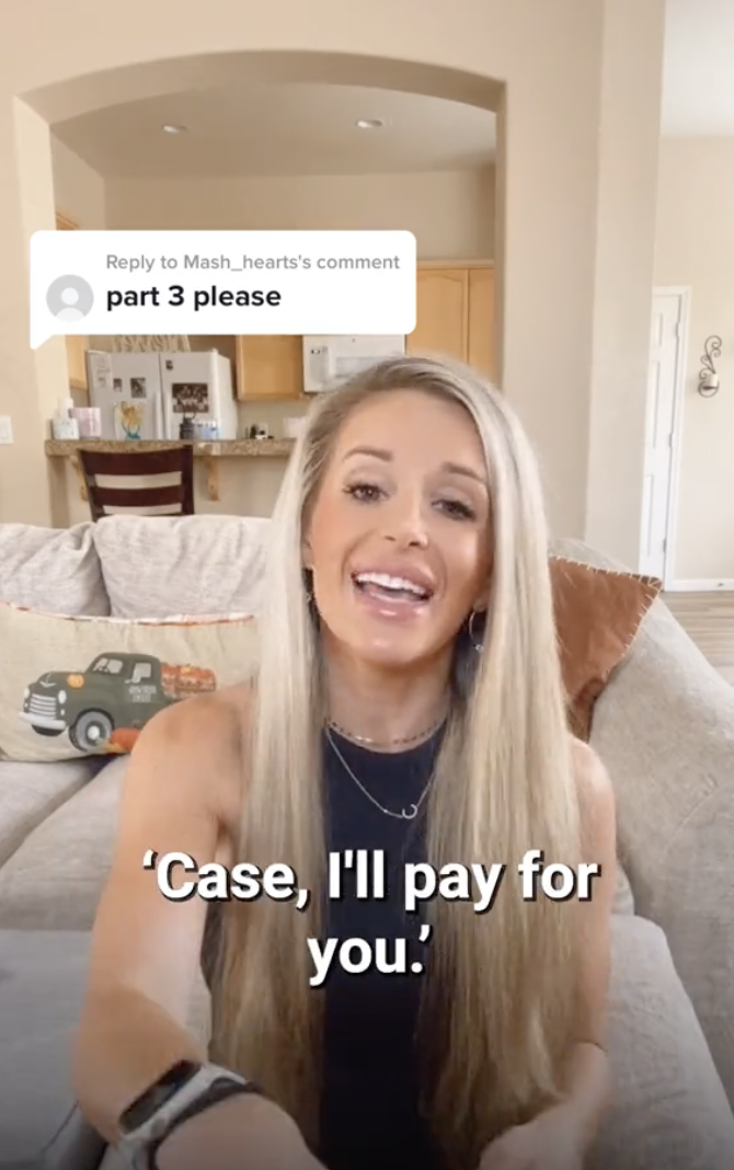 Casey Costa demonstrating how her friends would make financial jabs at her | Source: tiktok/four.nine