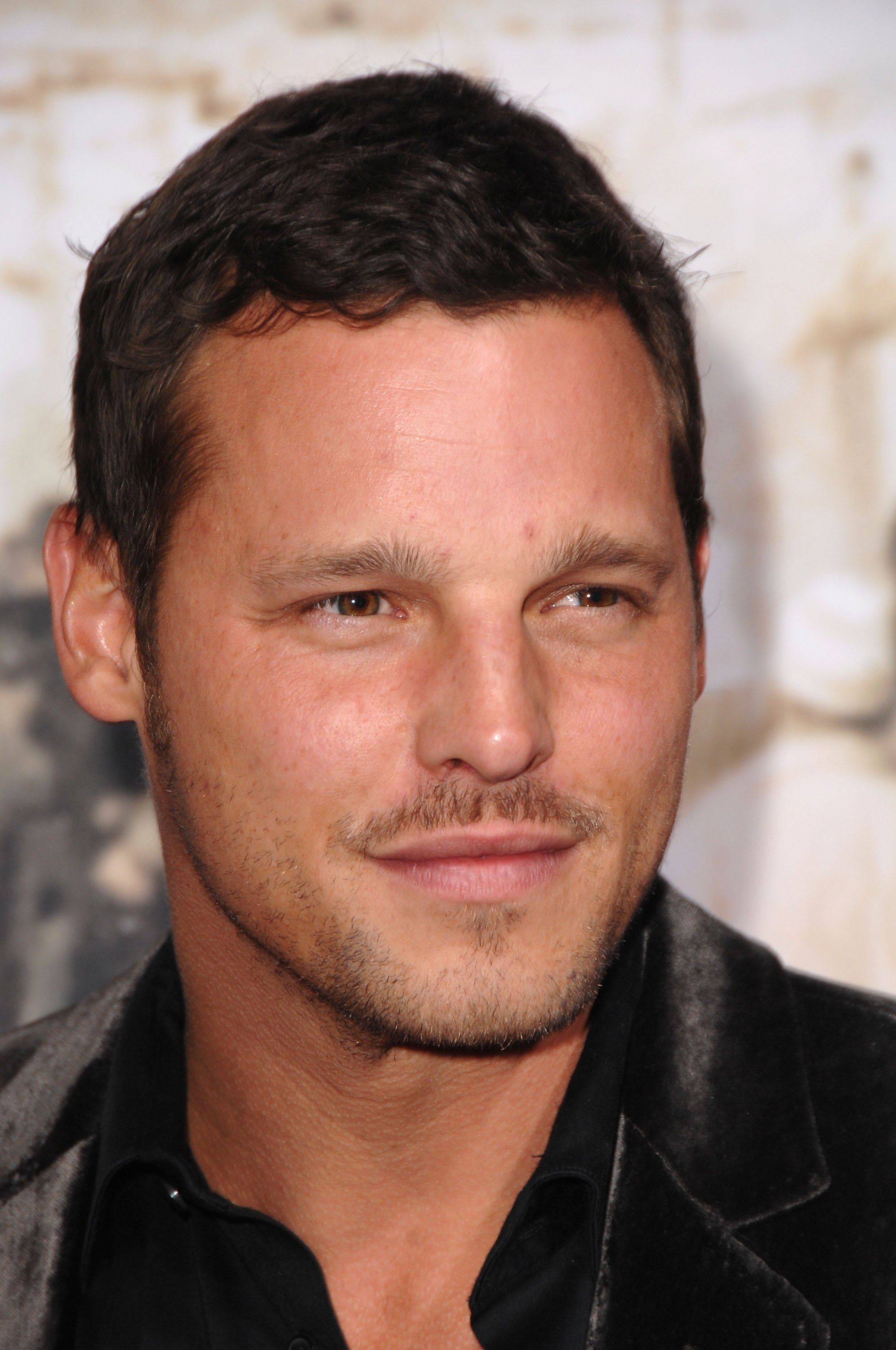 Actor Justin Chambers arrives to the premiere of "Rendition" at the Academy of Motion Pictures Arts and Sciences on October 10, 2007 |Photo: Getty images