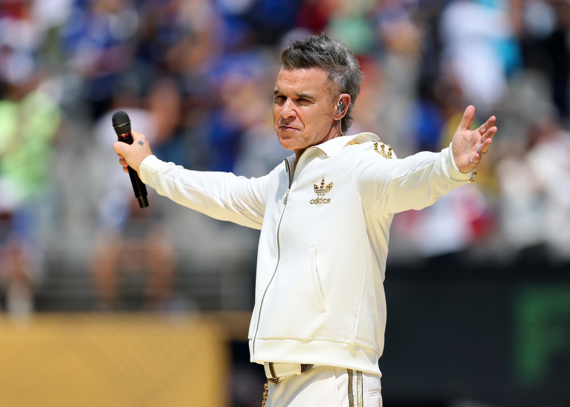 Robbie Williams performs the official Fifa Club world cup anthem at MetLife Stadium on July 13, 2025 | Source: Getty images
