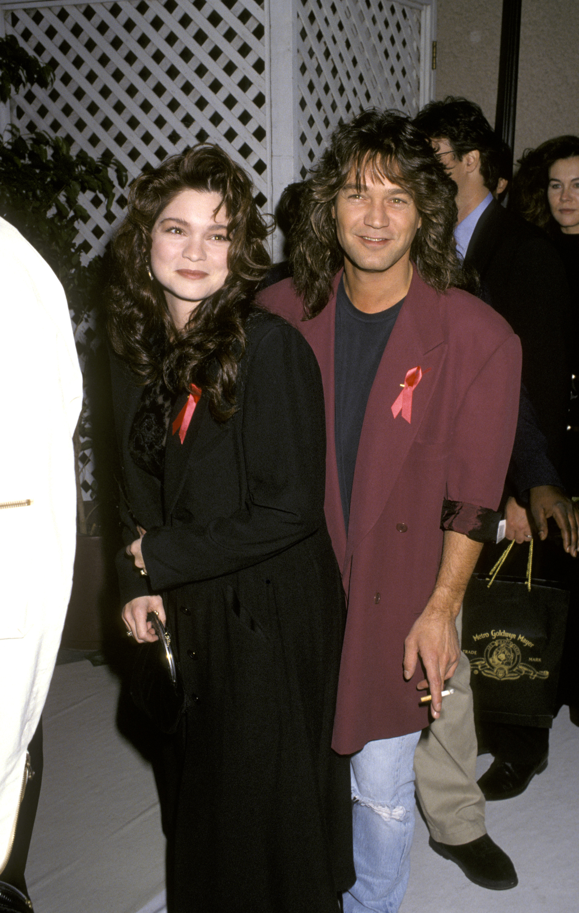 Valerie Bertinelli and Eddie Van Halen at the APLA 6th Commitment to Life Concert Benefit in Universal City, California in 1992. | Source: Getty Images