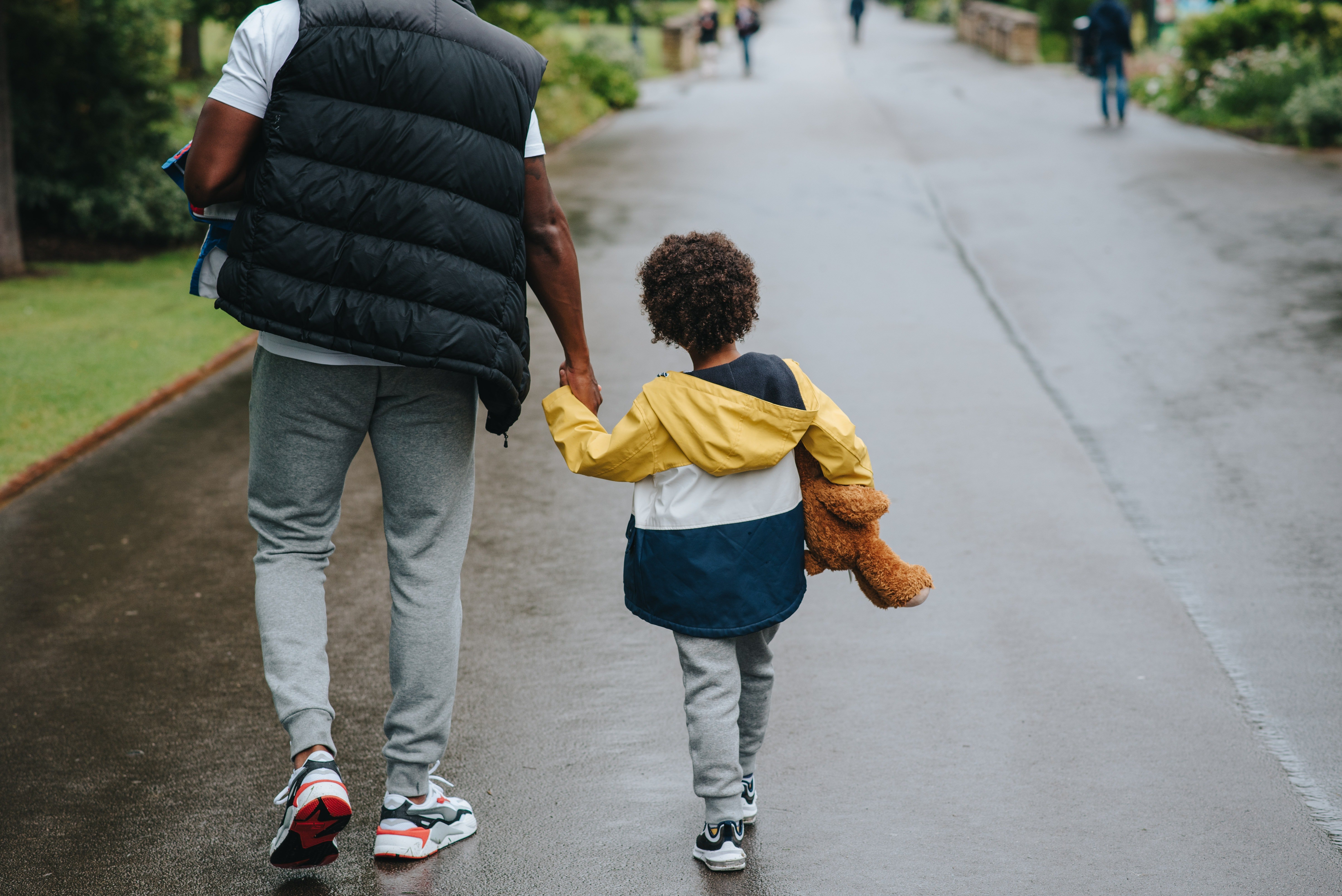 The boy is genetically OP's son & the dad couldn't be more relieved | Photo: Pexels