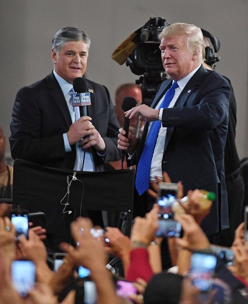 Sean Hannity interviews U.S. President Donald Trump at the Las Vegas Convention Center on September 20, 2018 in Las Vegas, Nevada | Photo: Getty Images
