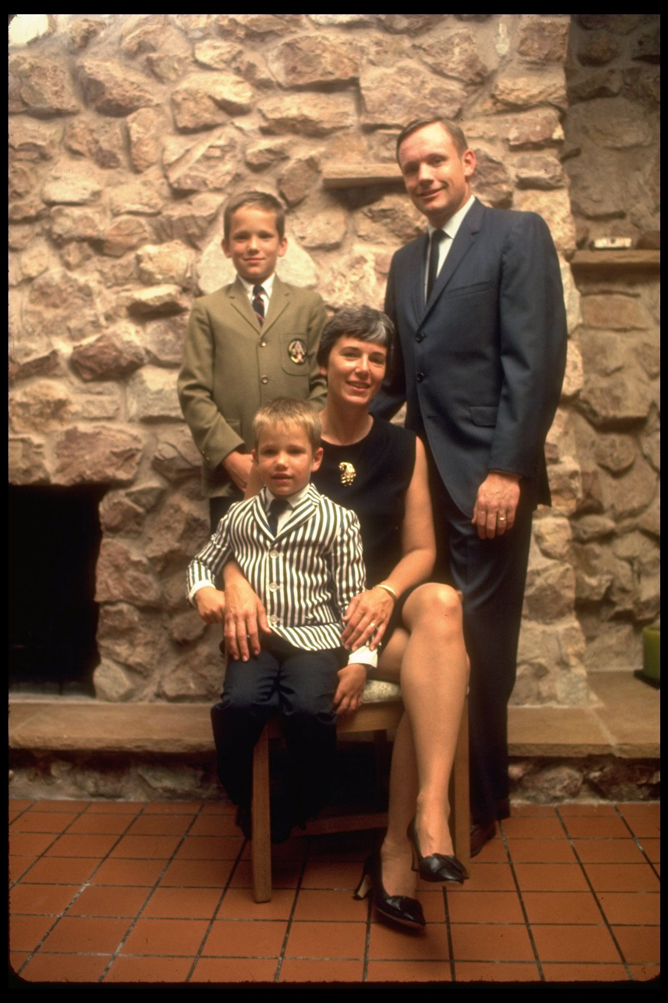 Neil Armstrong with wife Janet Shearon and sons, United States, March 1969. | Photo: Getty Images