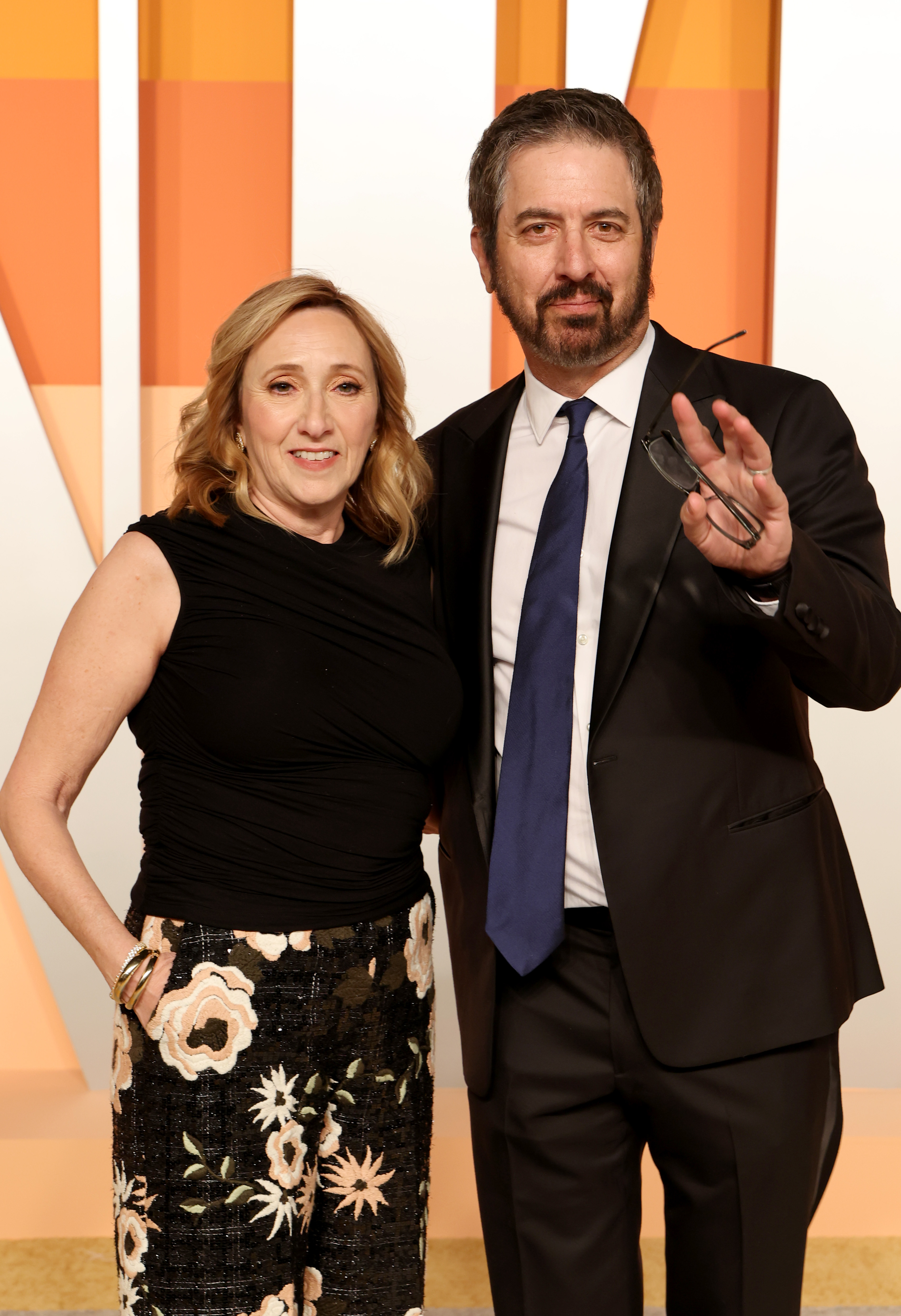 Anna and Ray Romano at the "Vanity Fair" Oscar Party on March 2, 2025, in Beverly Hills, California | Source: Getty Images